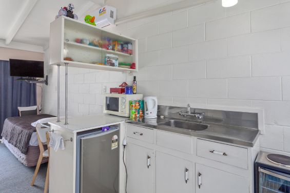 Executive Studio - kitchenette