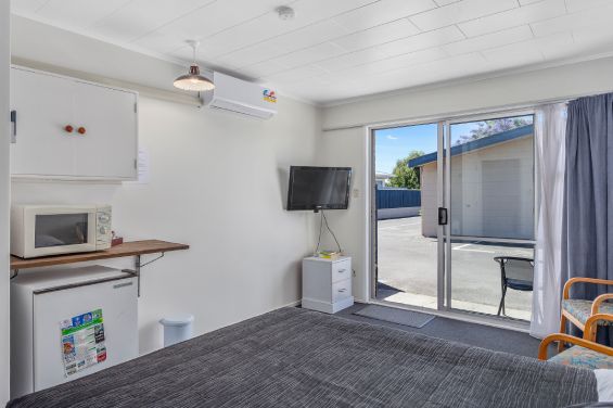 Coffee Studio - Lounge and kitchenette